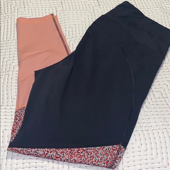 Old navy active leggings - Picture 2 of 2